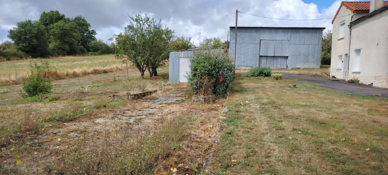 te koop boerderij Louin Deux-Sèvres 3