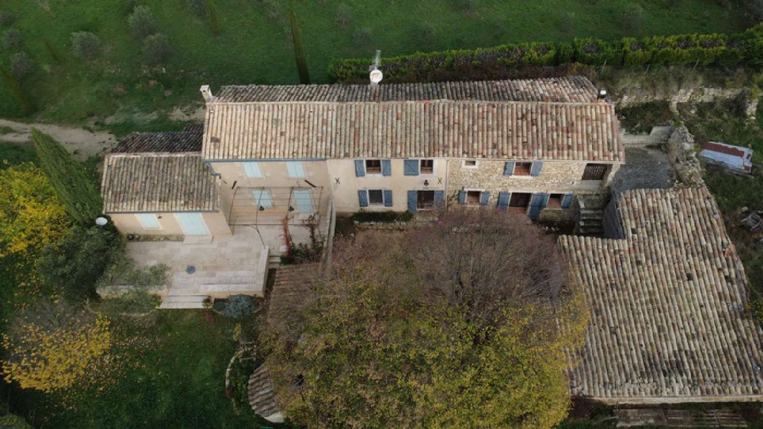  for sale farm Murs Vaucluse 3