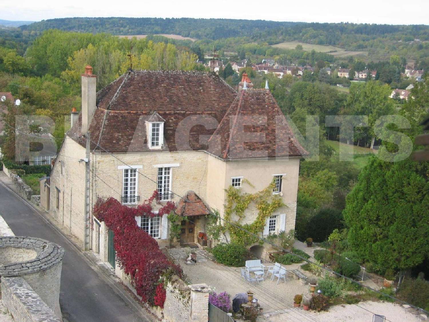 à vendre maison Arcy-sur-Cure Yonne 1