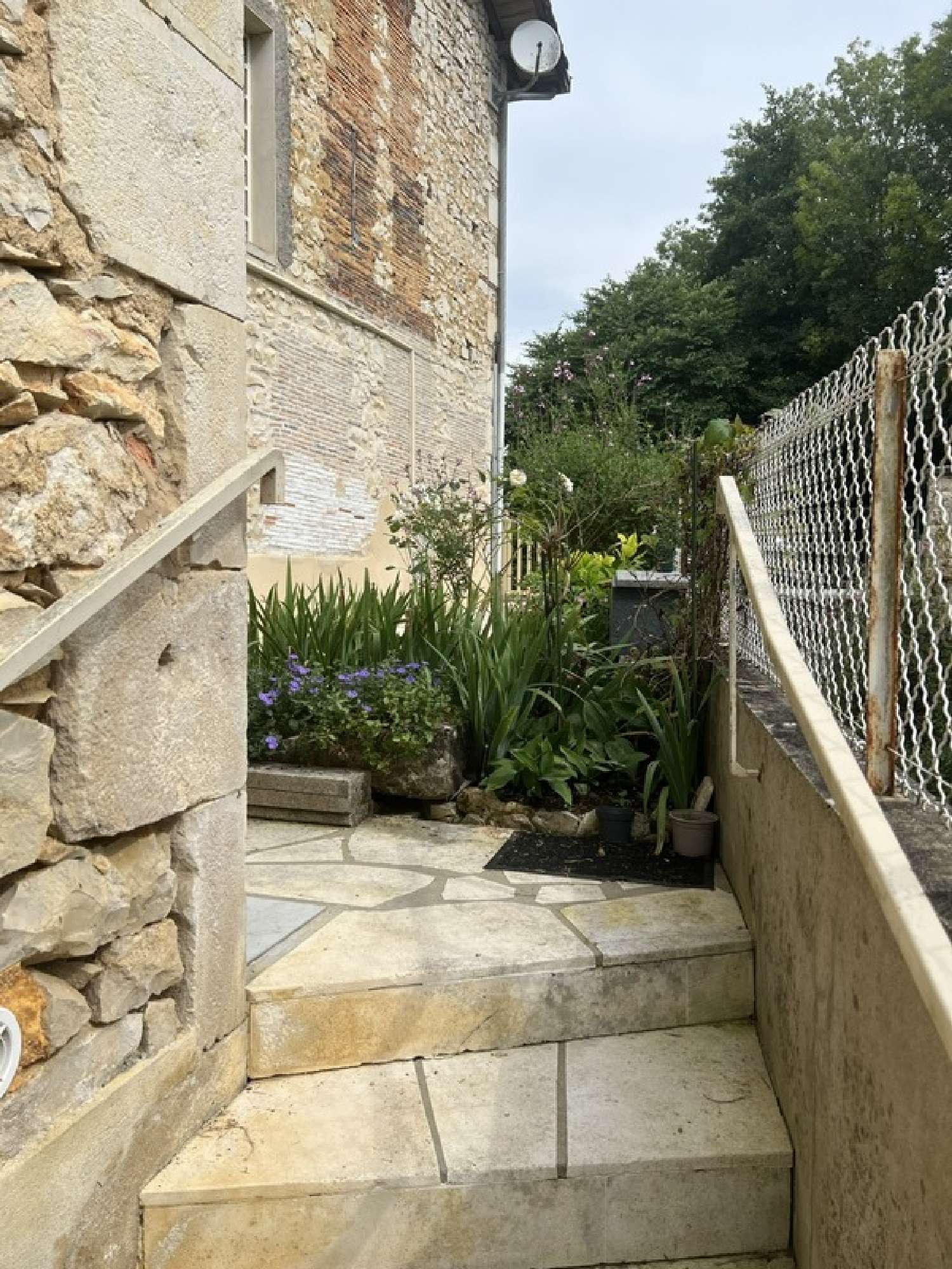  à vendre maison Champagne-Mouton Charente 2