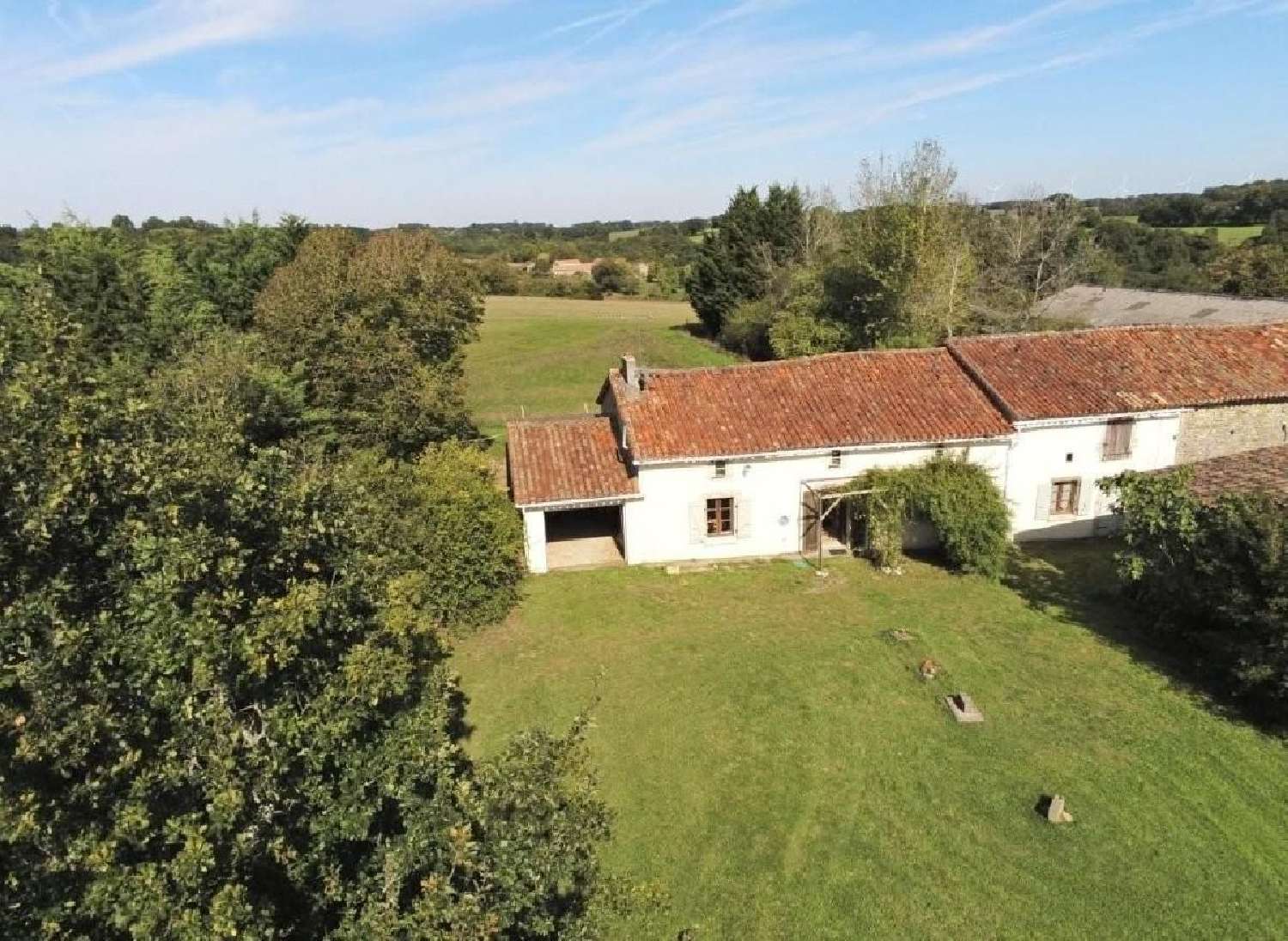  à vendre maison Champagne-Mouton Charente 1