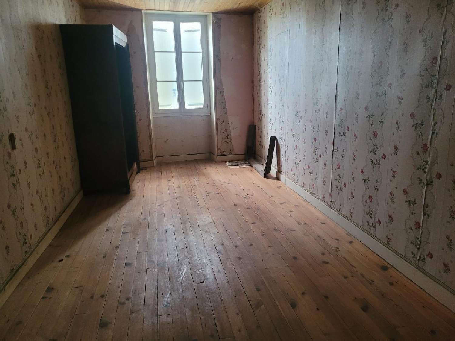  for sale house Doeuil-sur-le-Mignon Charente-Maritime 4