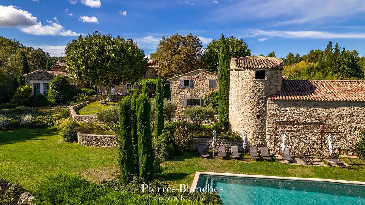  for sale house Gordes Vaucluse 1