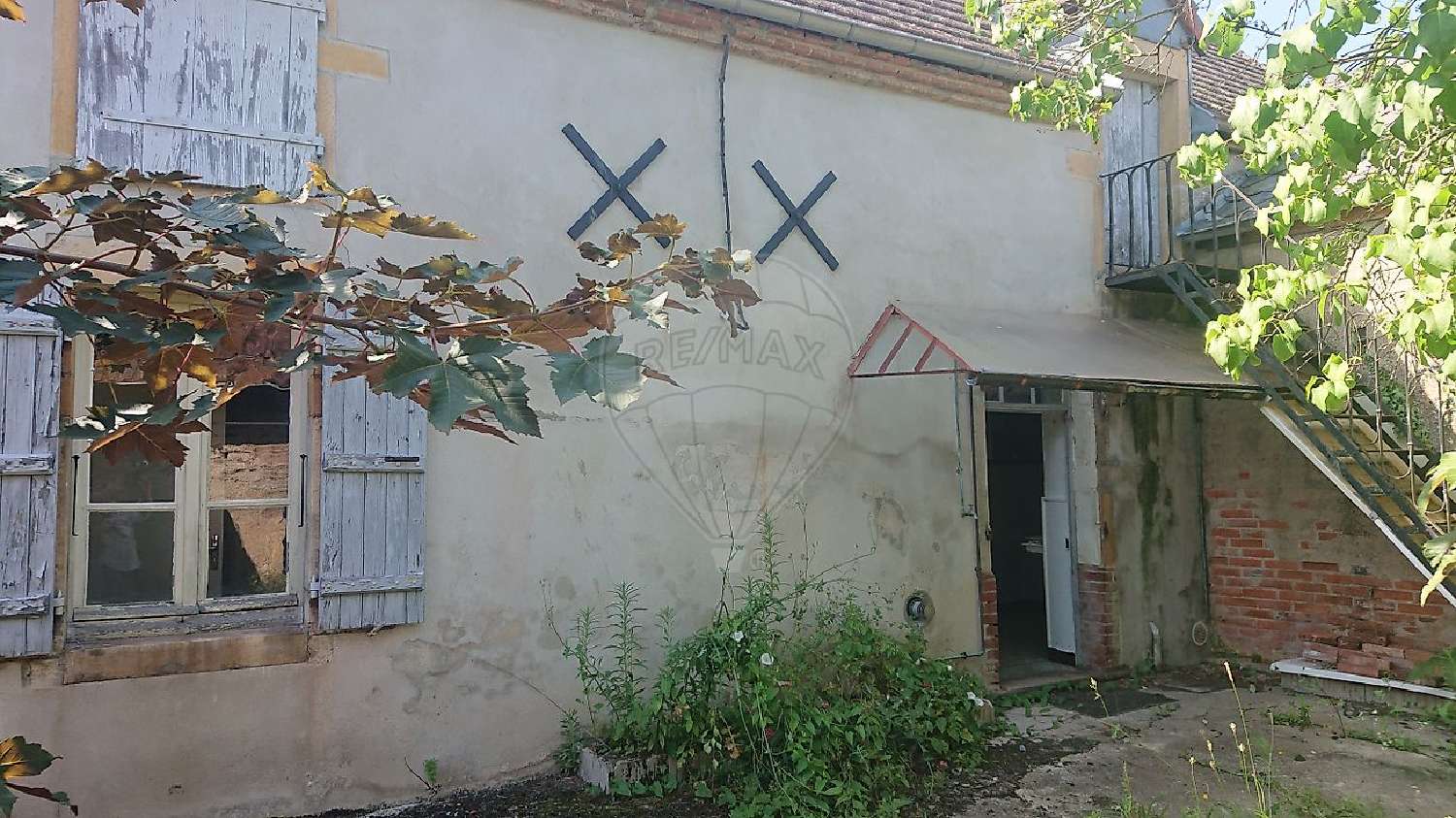 for sale house Issy-l'Évêque Saône-et-Loire 1