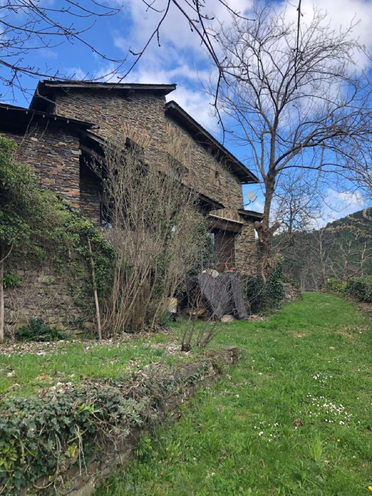  te koop huis La Capelle Lozère 1