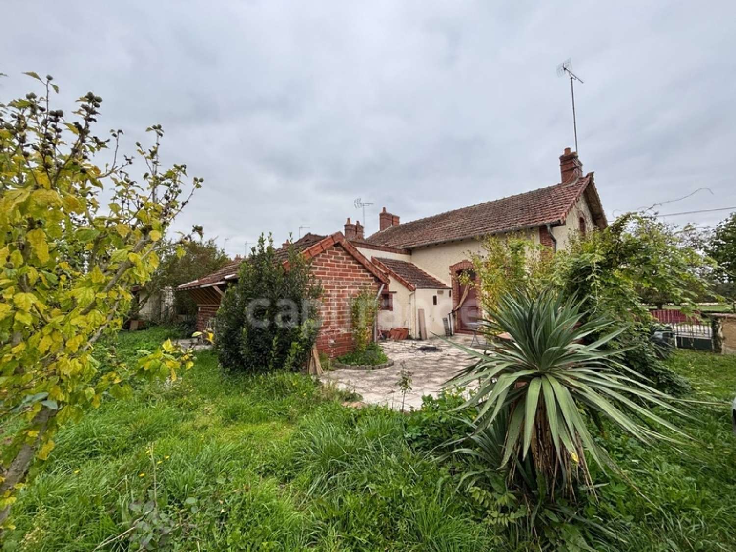 for sale house La Guerche-sur-l'Aubois Cher 1