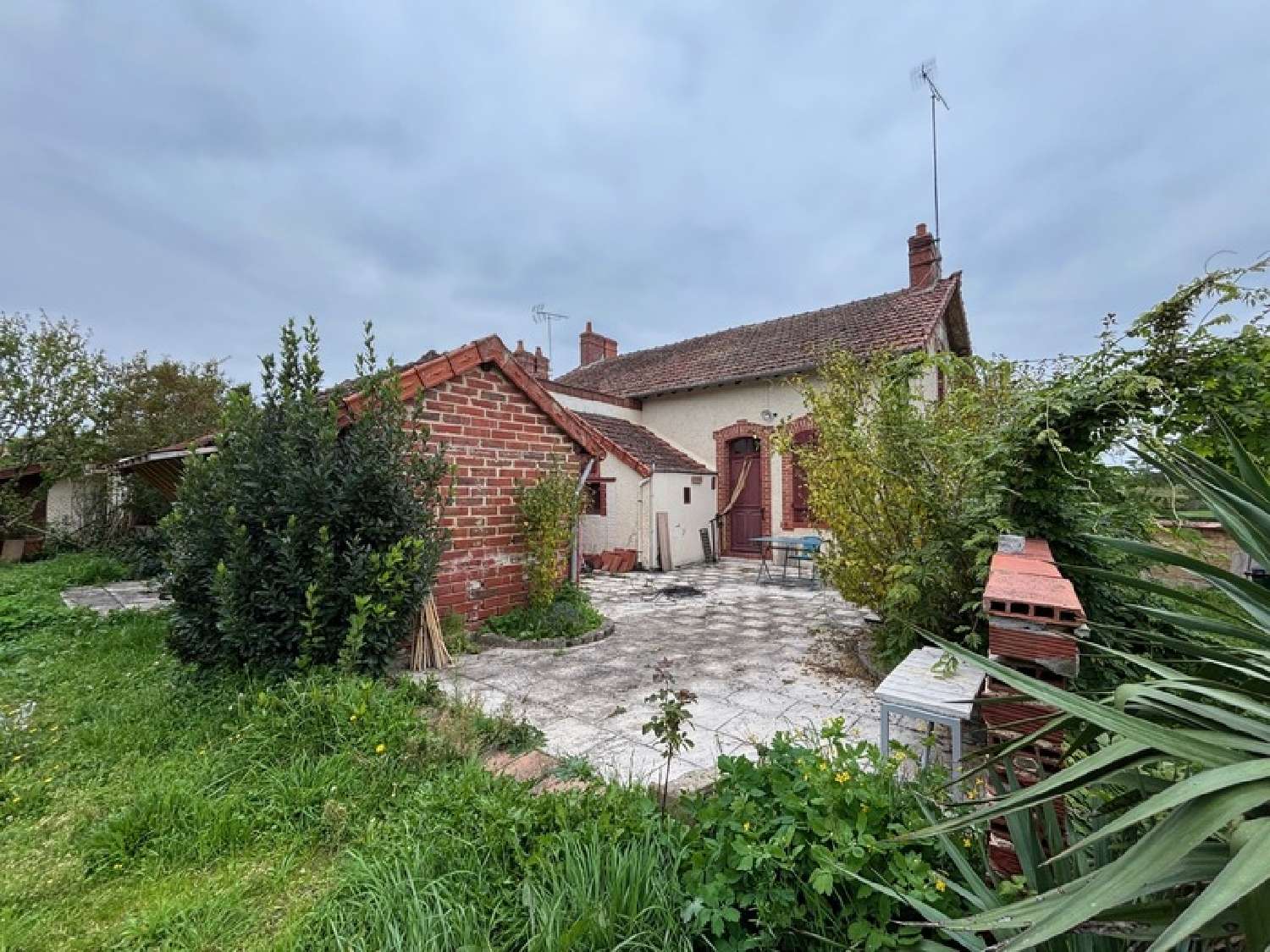 for sale house La Guerche-sur-l'Aubois Cher 3