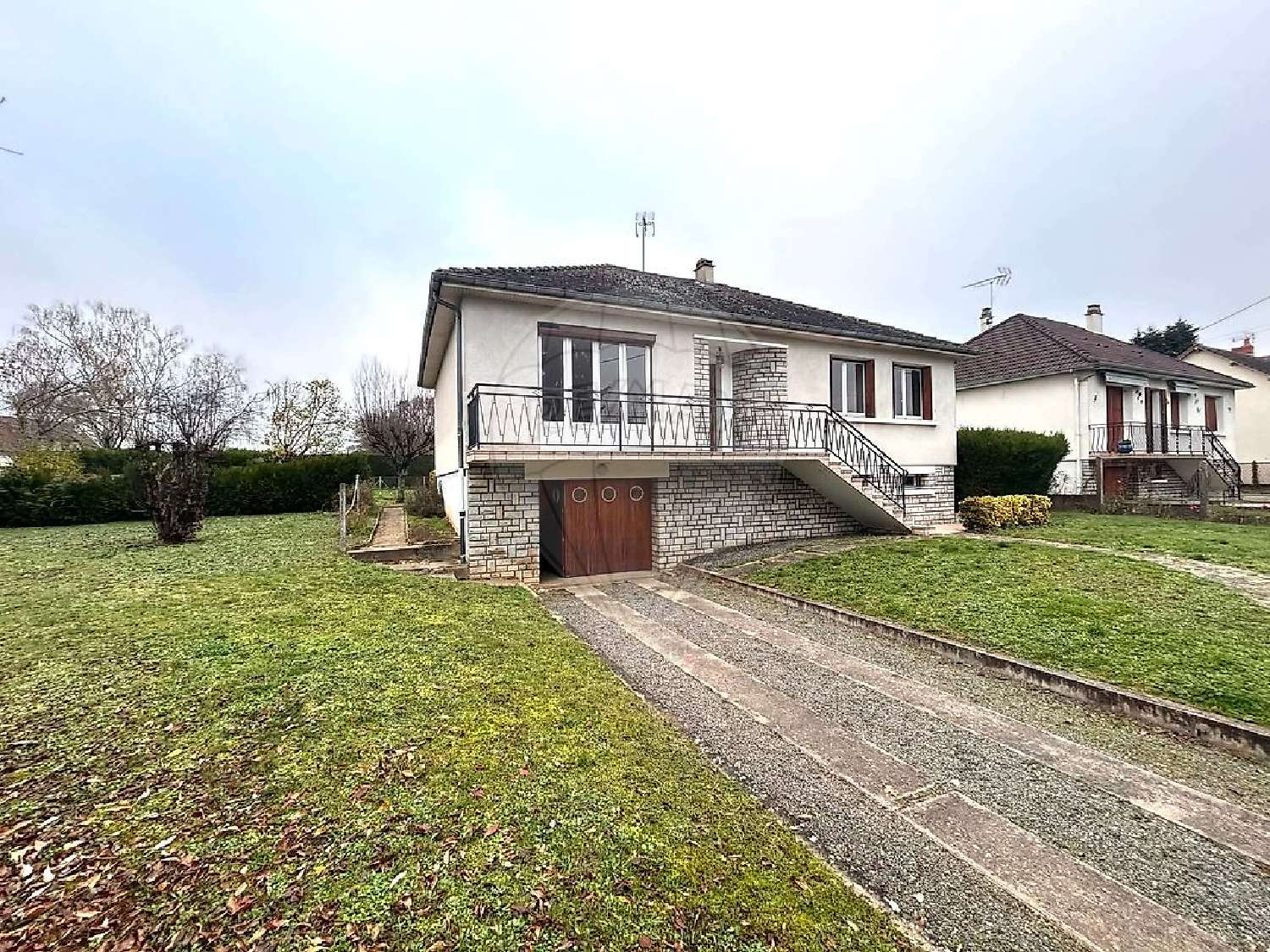 te koop huis La Guerche-sur-l'Aubois Cher 2