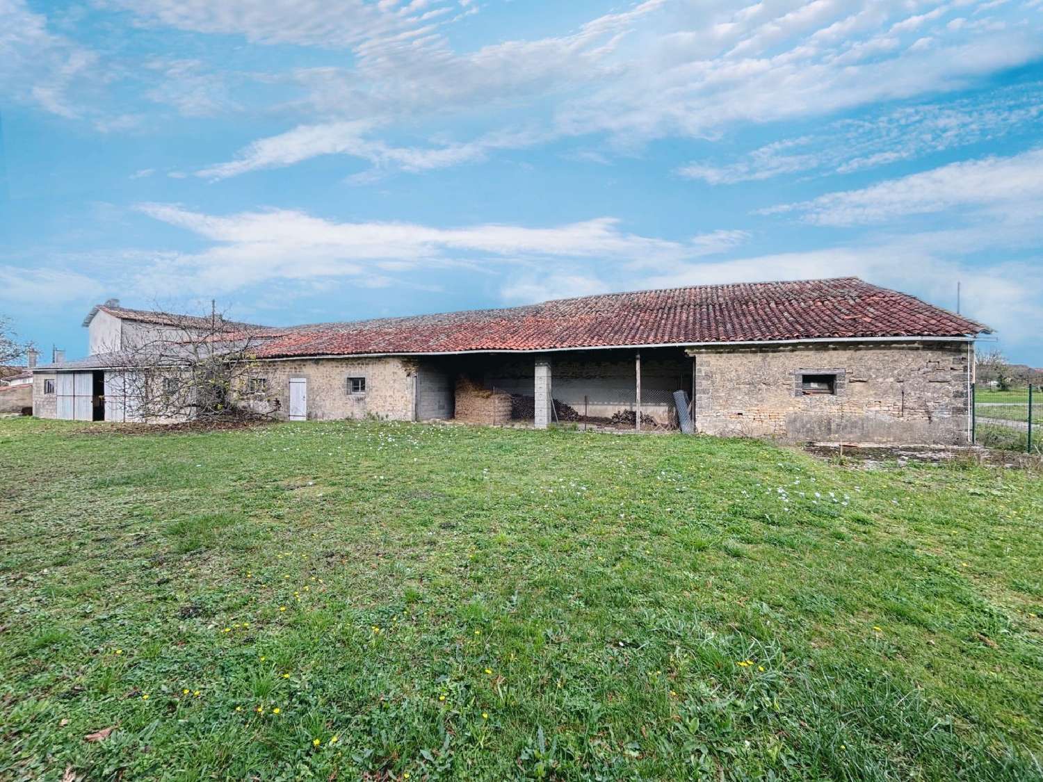  te koop huis La Magdeleine Charente 2