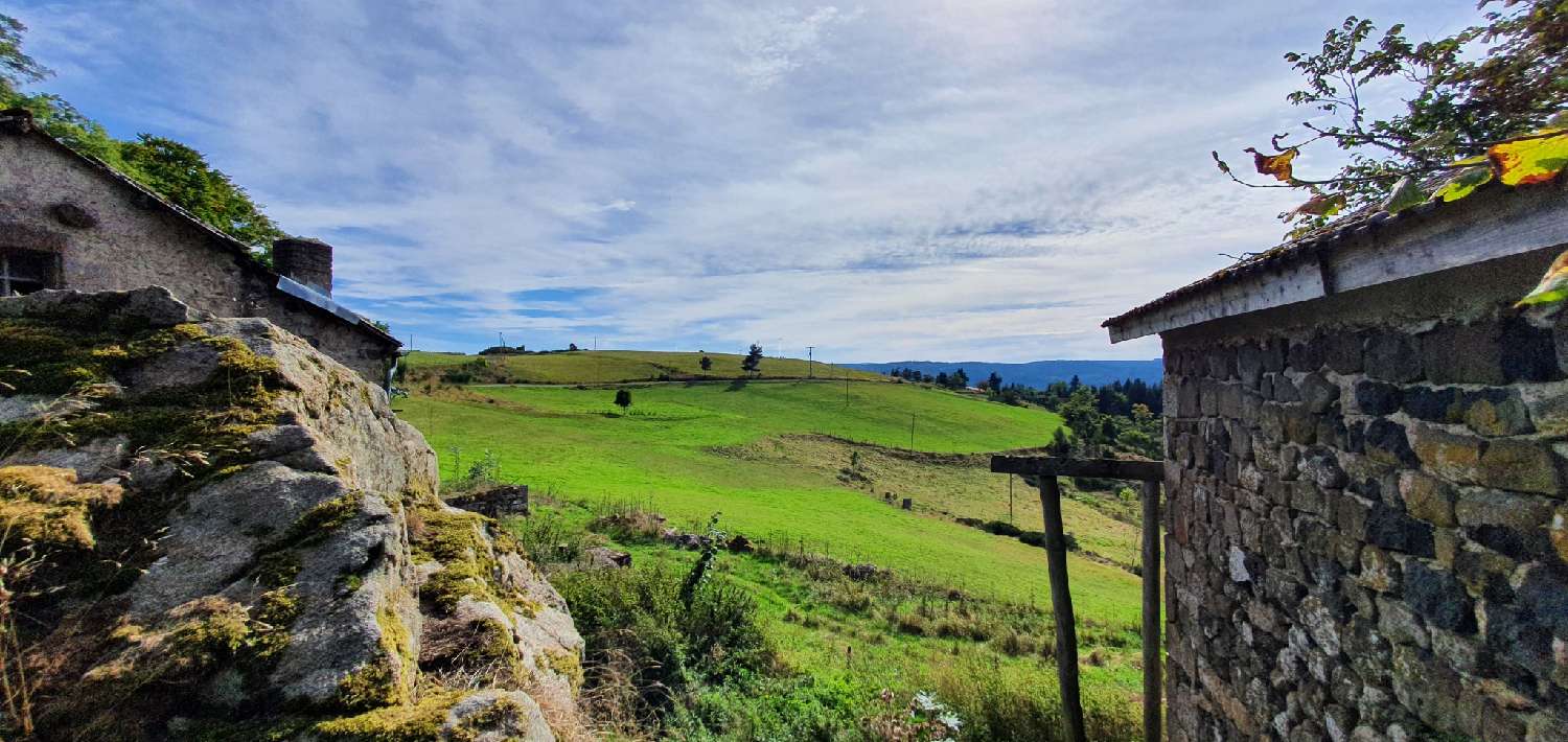 te koop huis Le Lac-d'Issarlès Ardèche 1