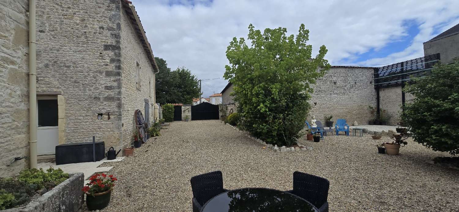  for sale house Loiré-sur-Nie Charente-Maritime 2