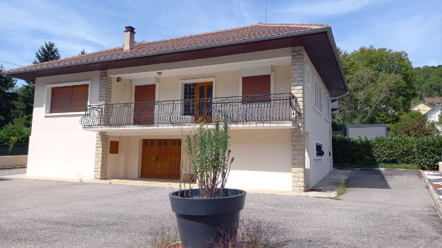  for sale house Lons-le-Saunier Jura 1