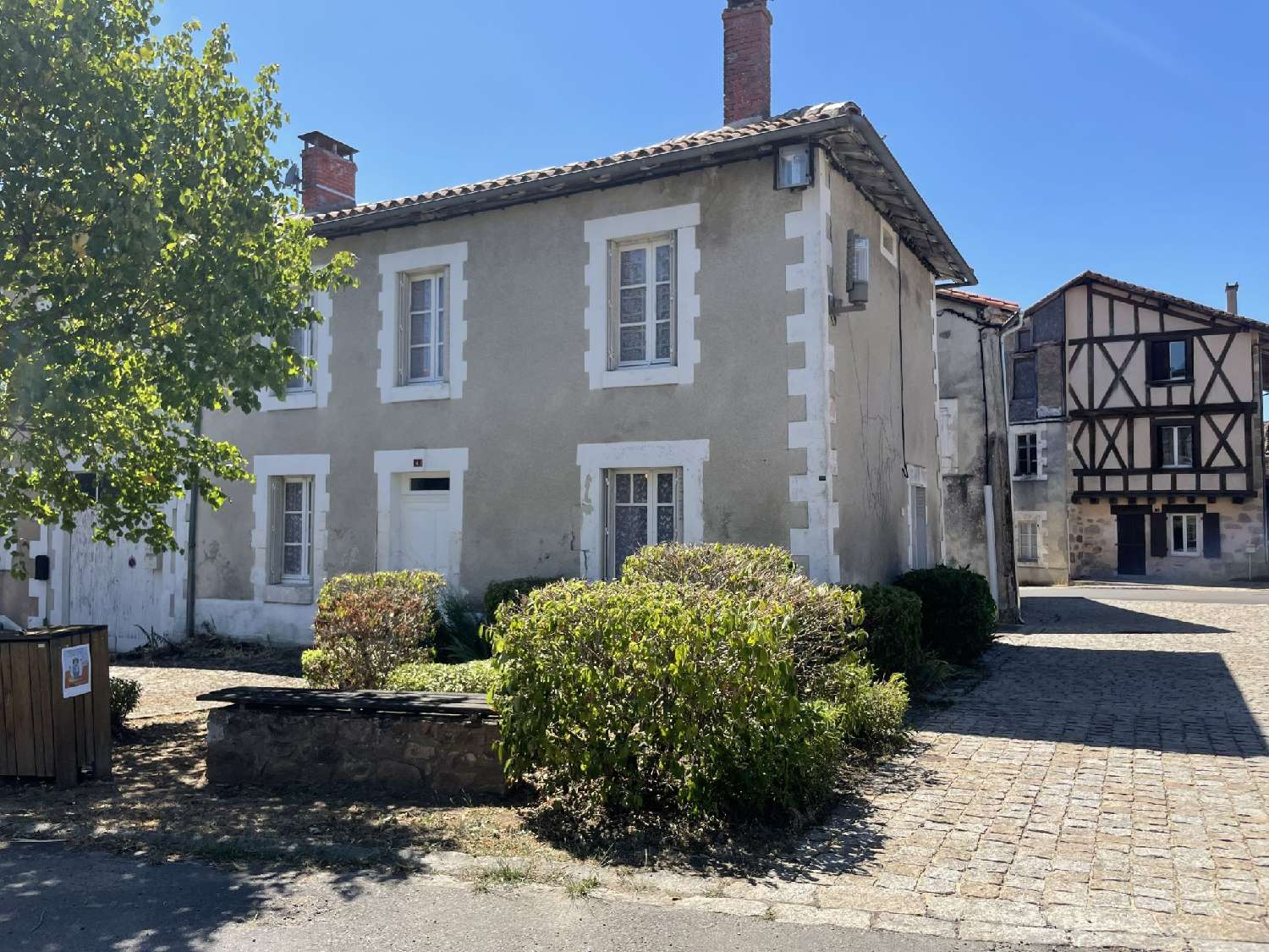  à vendre maison Manot Charente 1