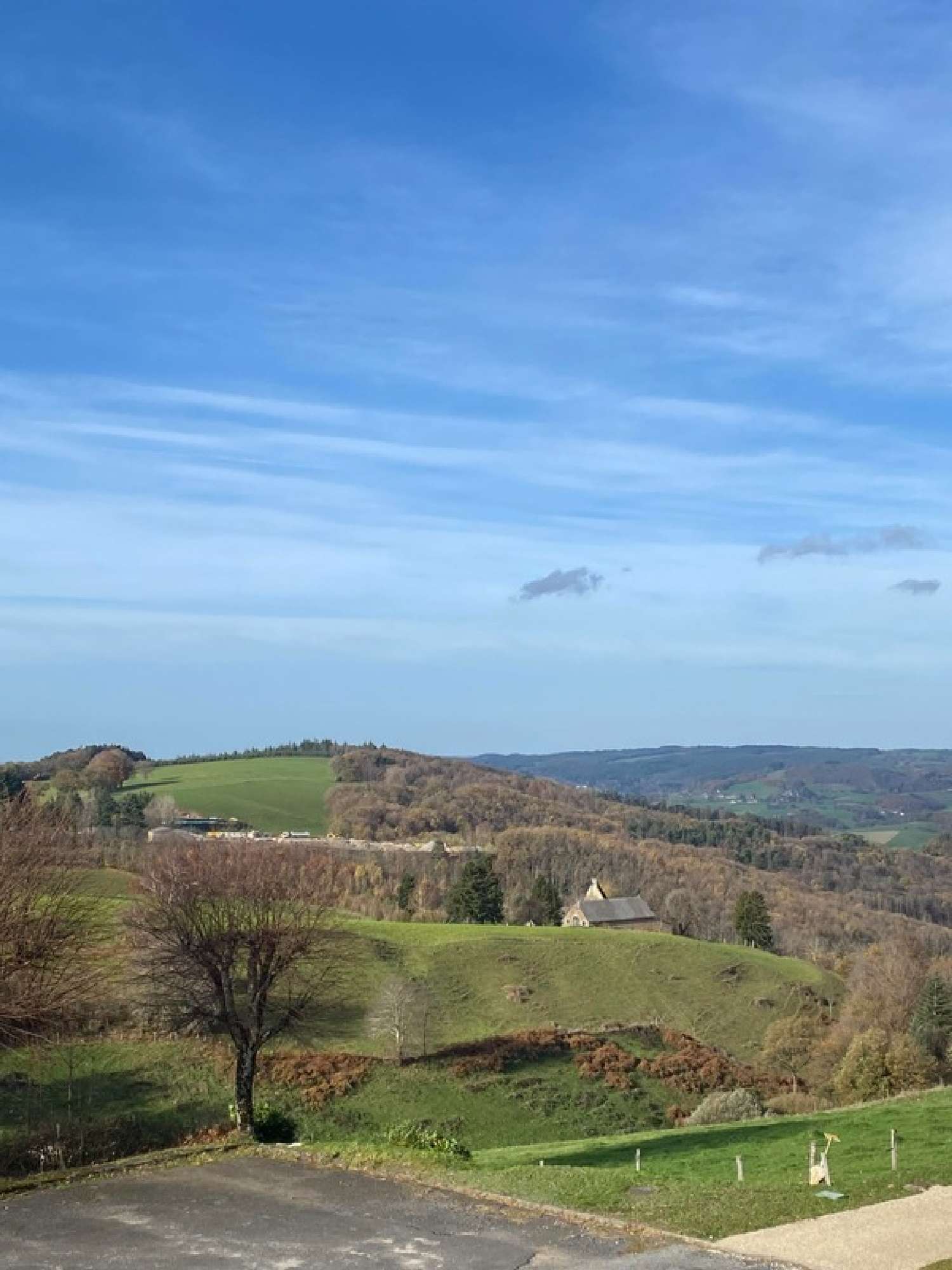 en venta casa Montsalvy Cantal 2