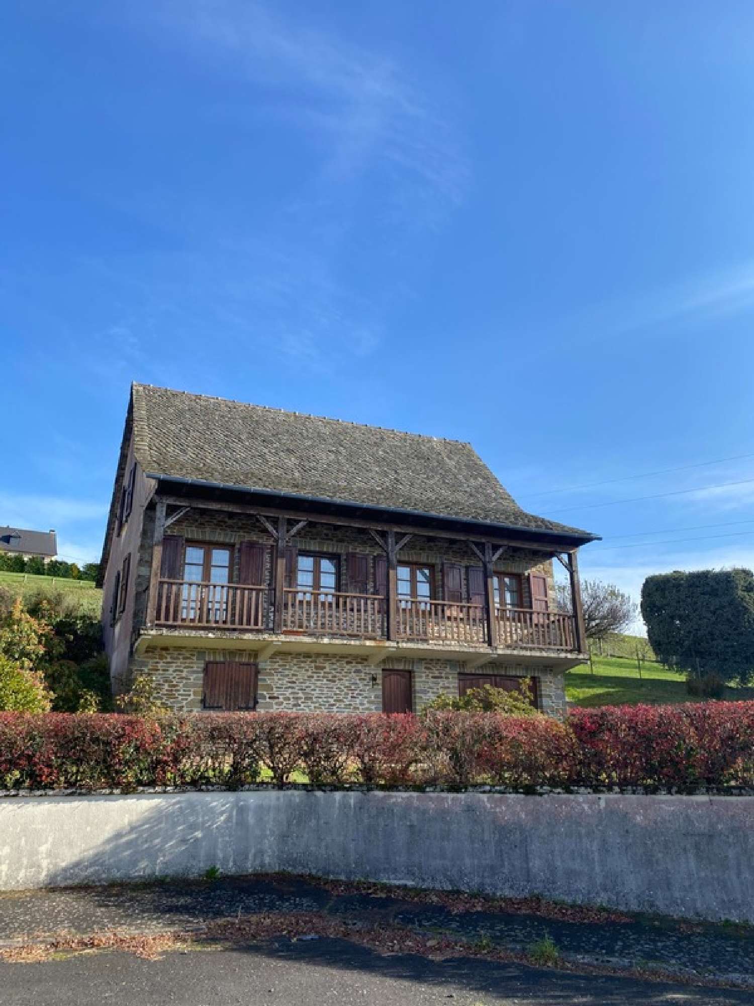 en venta casa Montsalvy Cantal 3