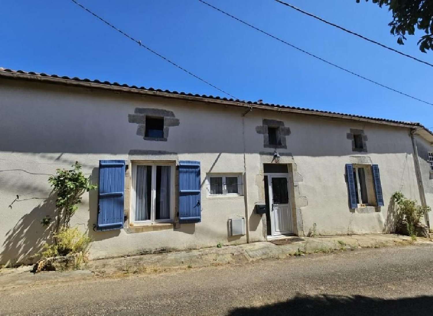  à vendre maison Nanteuil-en-Vallée Charente 1