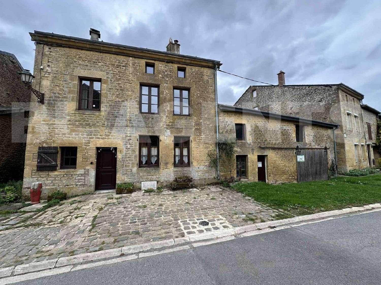 te koop huis Noyers-Pont-Maugis Ardennes 1