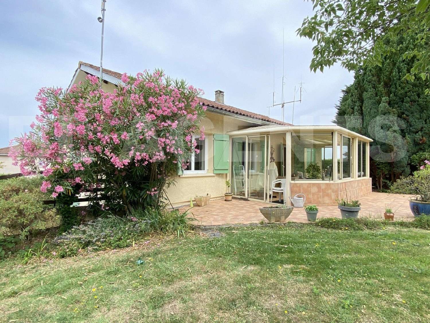  for sale house Saint-Ciers-de-Canesse Gironde 1