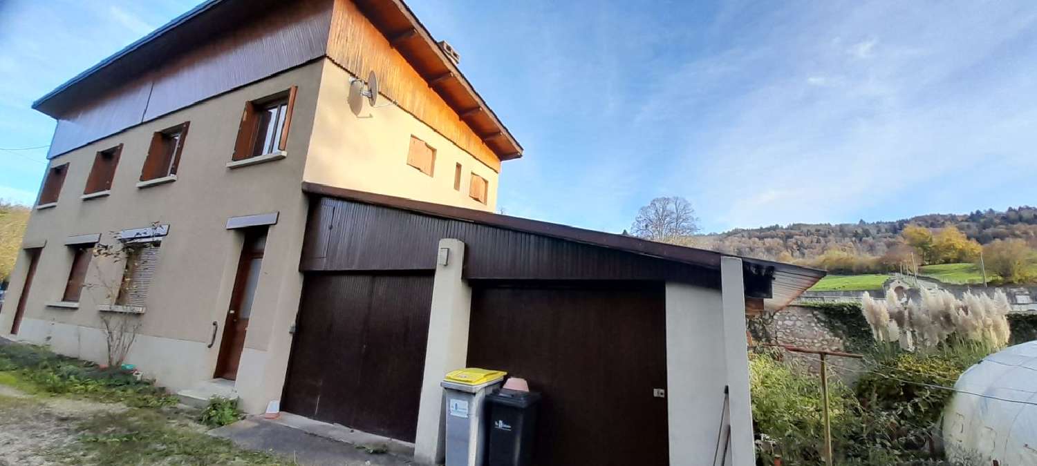 en venta casa Saint-Geoire-en-Valdaine Isère 2