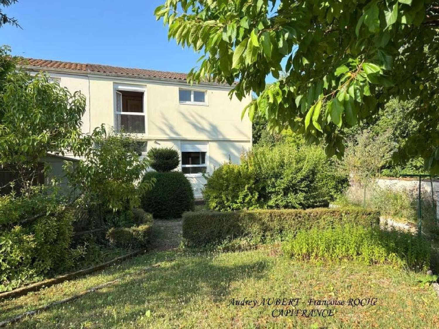 for sale house Saint-Jean-d'Angély Charente-Maritime 2