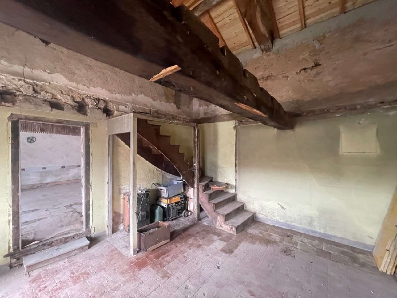  for sale house Saint-Martin-d'Estréaux Loire 4