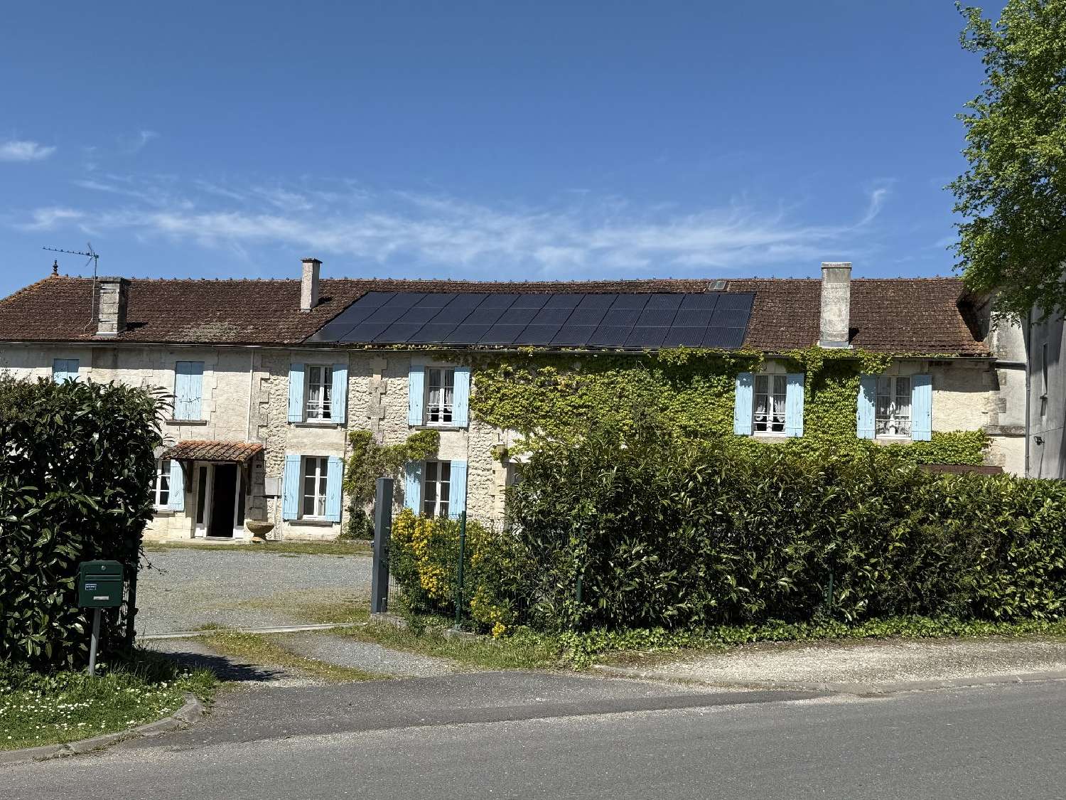  for sale house Saint-Séverin Charente 2