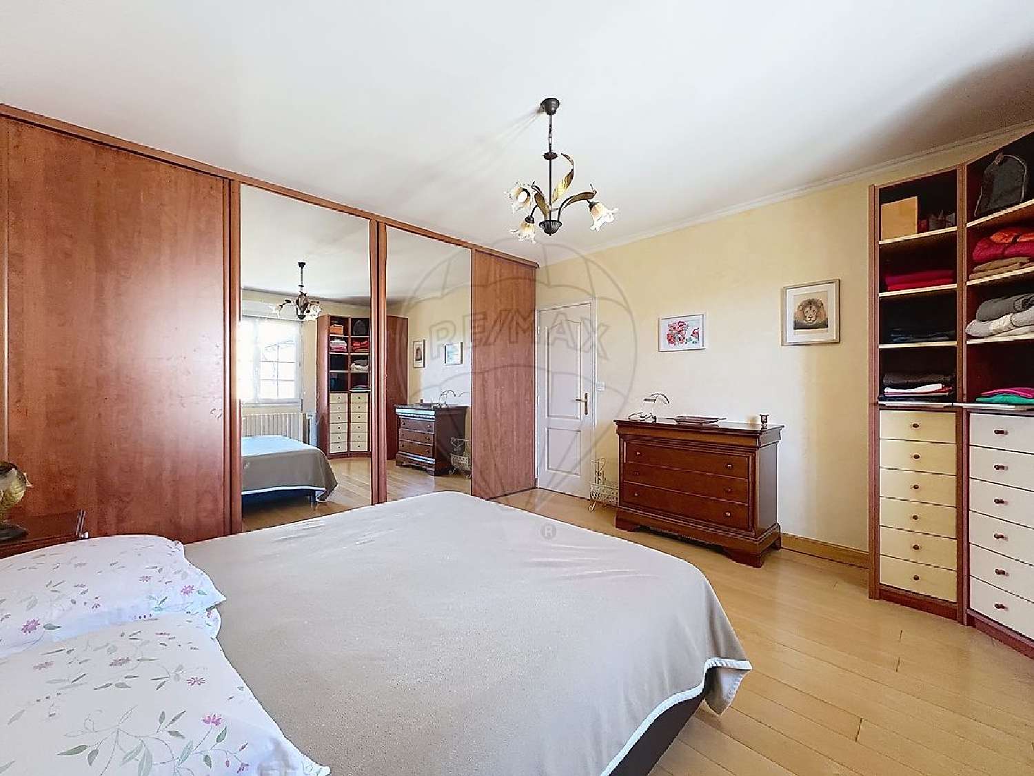  for sale house Saint-Valérien Yonne 5