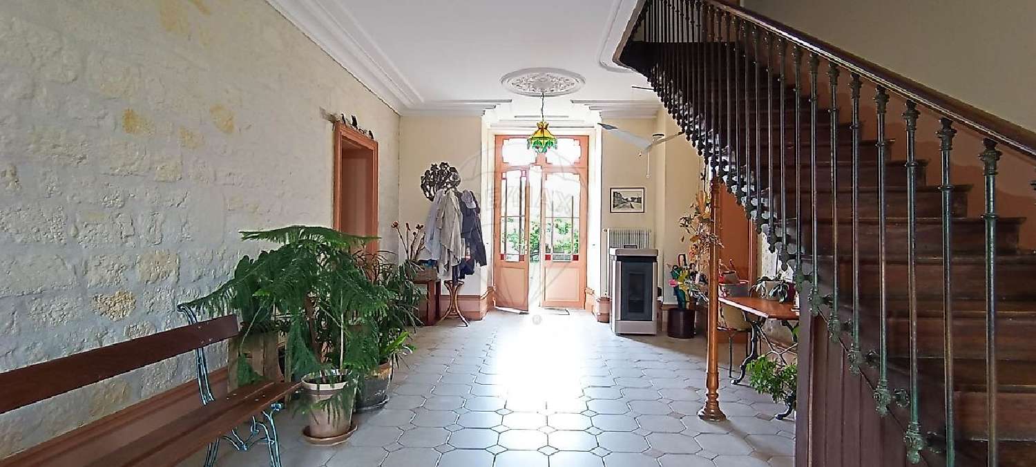  à vendre maison Saintes Charente-Maritime 1