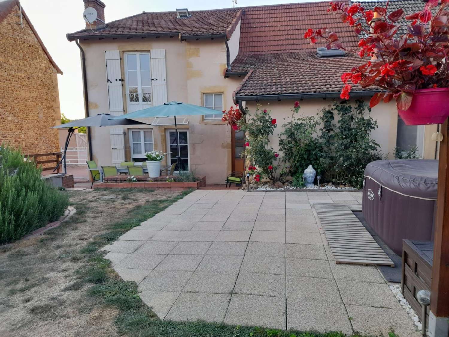 for sale house Semur-en-Brionnais Saône-et-Loire 1