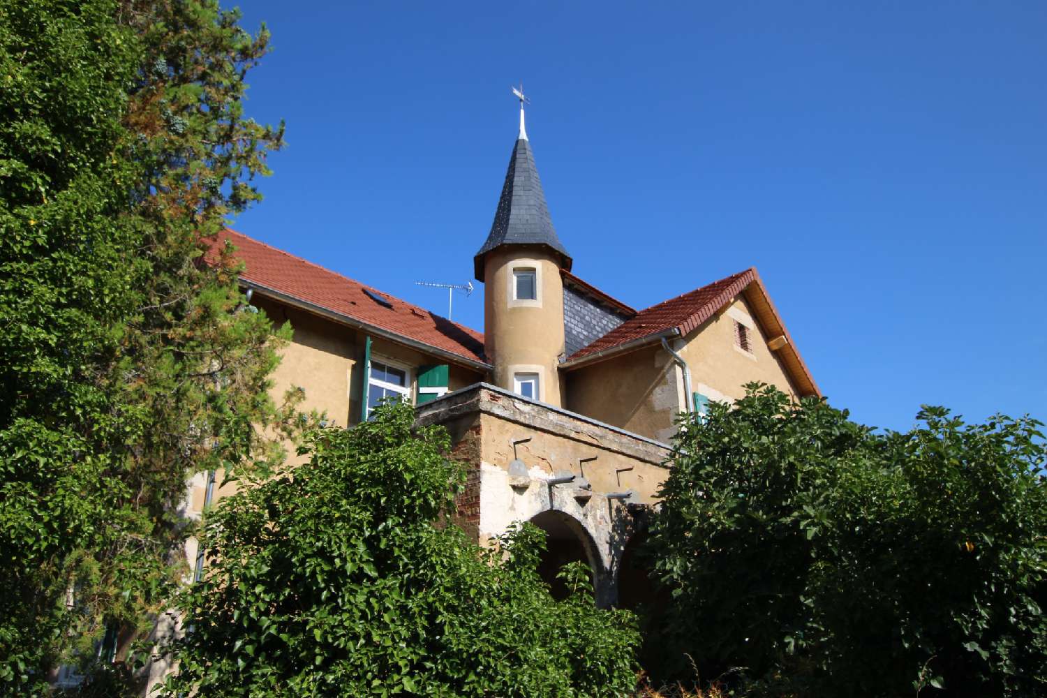 te koop huis Serbannes Allier 1