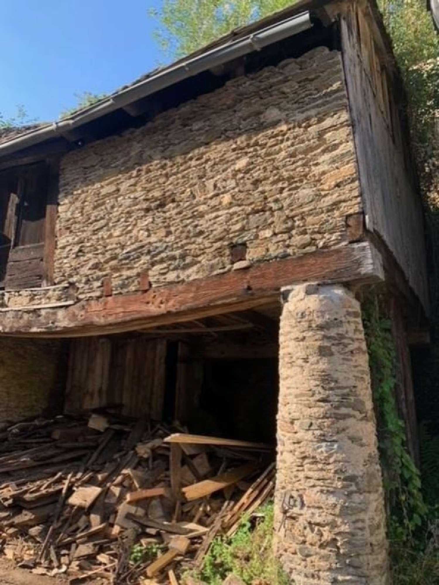 en venta casa Vieillevie Cantal 8