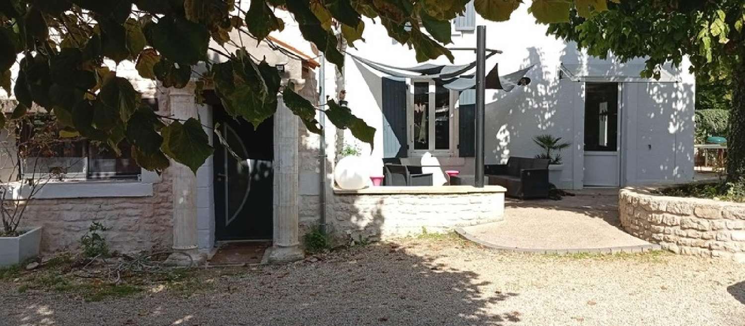 te koop huis Vouillé Deux-Sèvres 3