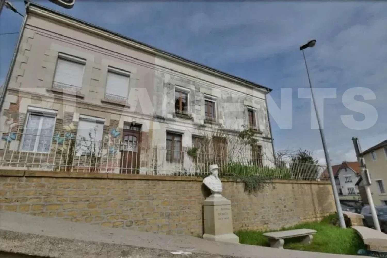  te koop huis Vouziers Ardennes 1