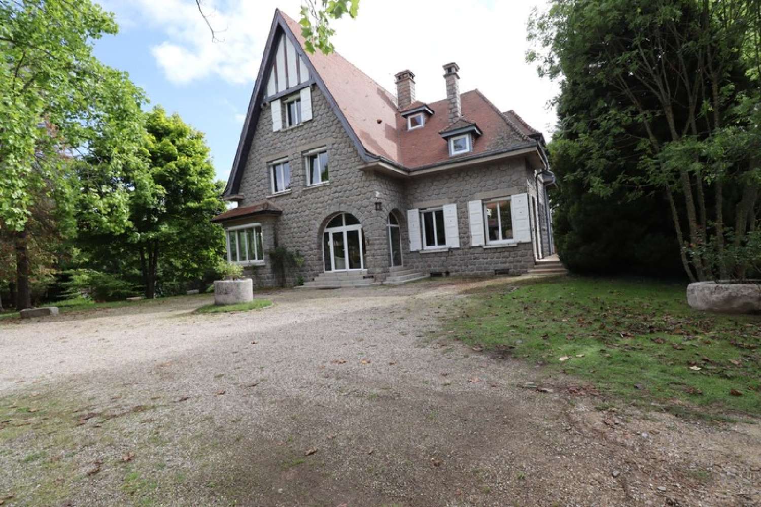 à vendre maison bourgeoise Usson-en-Forez Loire 1