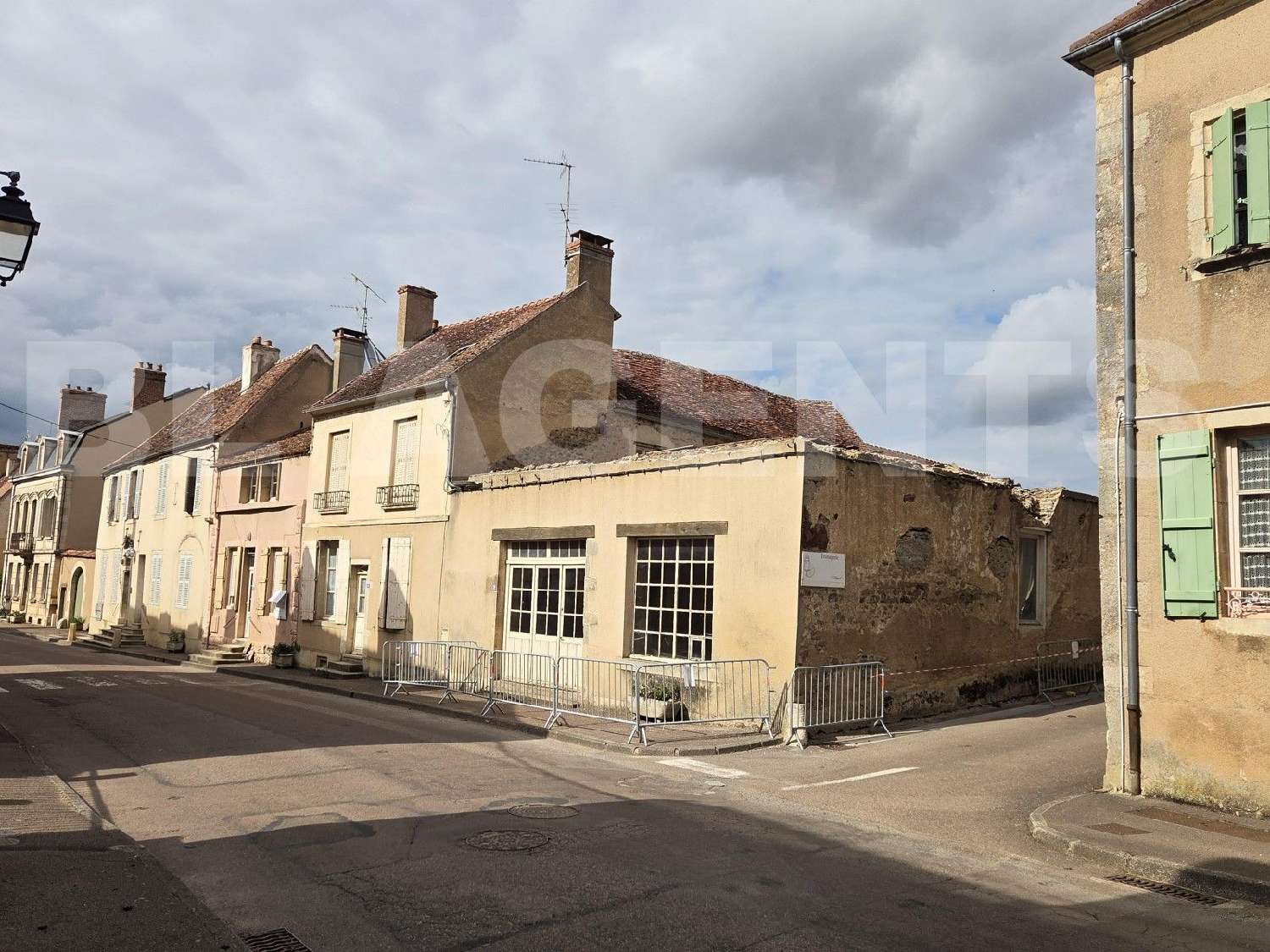  à vendre bureau Époisses Côte-d'Or 1