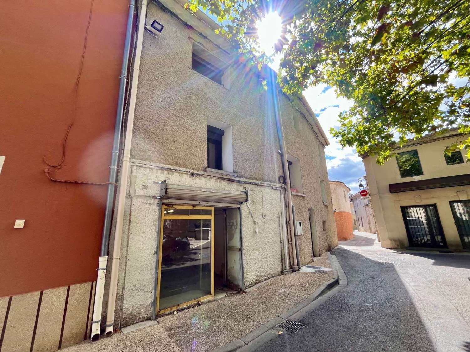 te koop kantoor Milhaud Gard 1