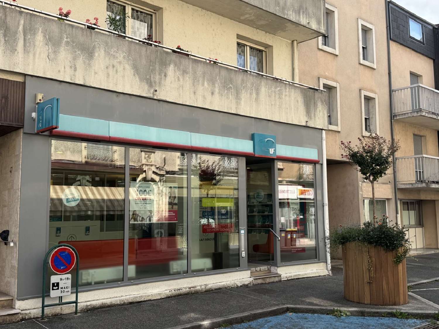 à vendre bureau Saint-Amand-Montrond Cher 1