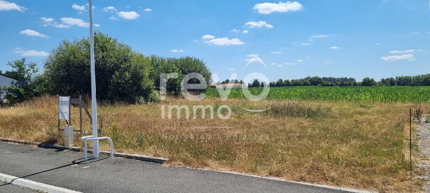 à vendre terrain Saint-Étienne-du-Bois Vendée 2