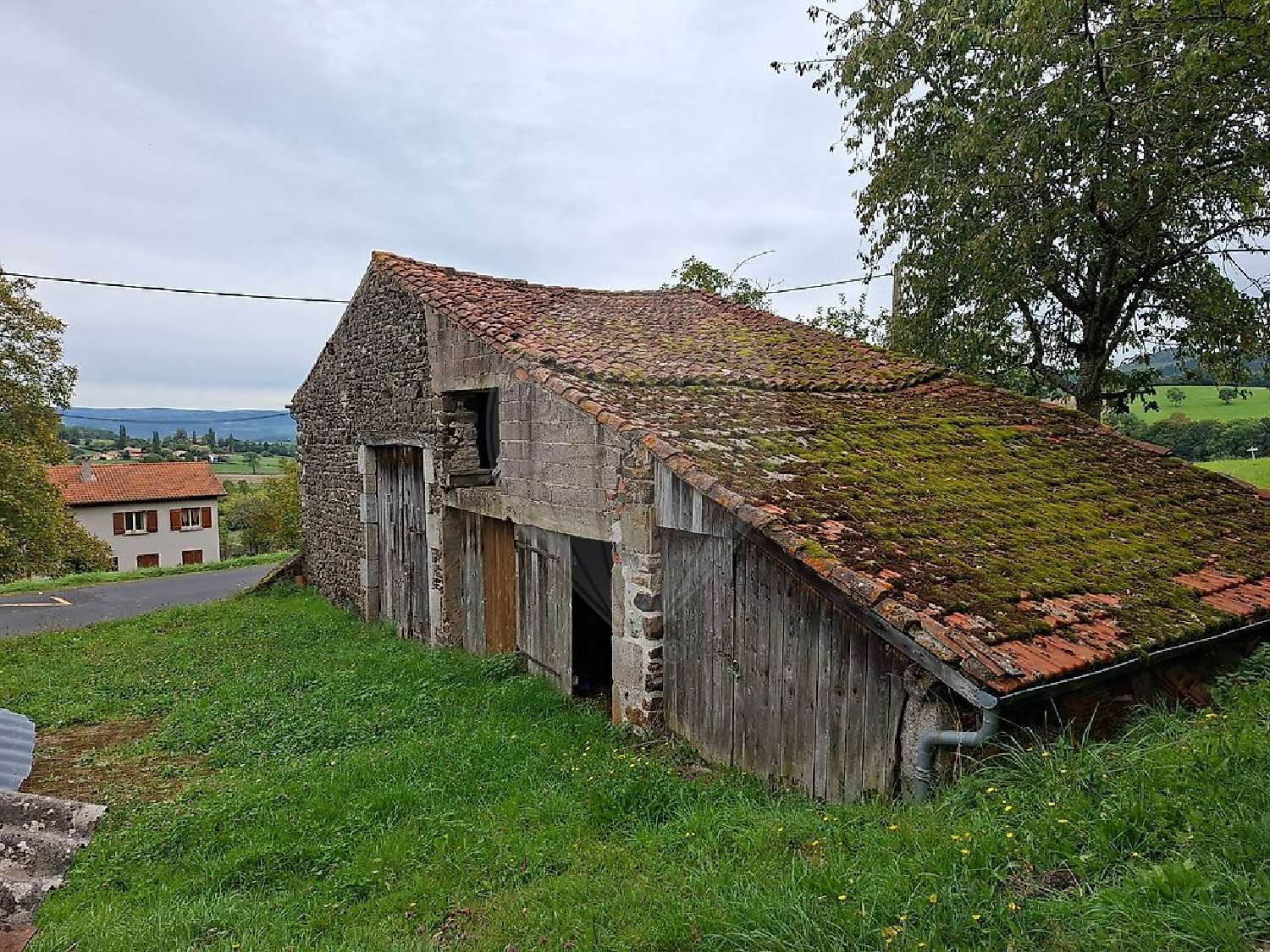 à vendre terrain Sallèdes Puy-de-Dôme 2