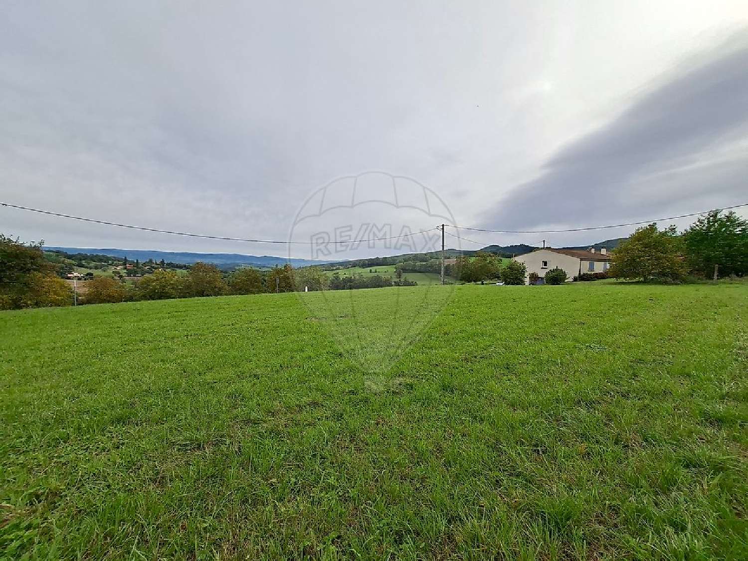 à vendre terrain Sallèdes Puy-de-Dôme 1