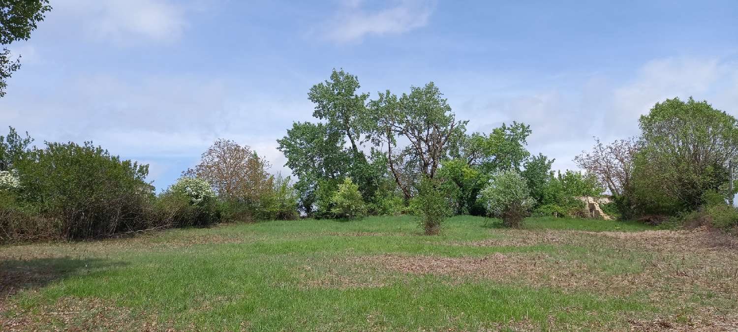 à vendre terrain Seyches Lot-et-Garonne 2