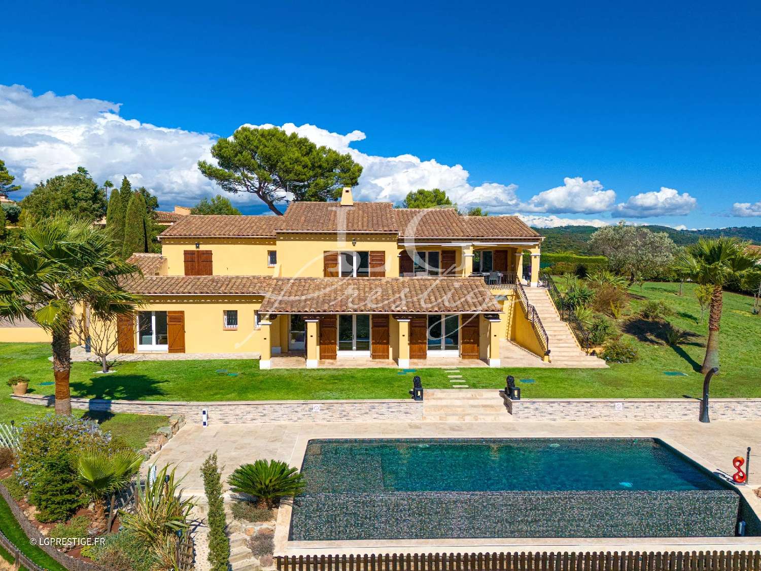 te koop villa Bagnols-en-Forêt Var 1