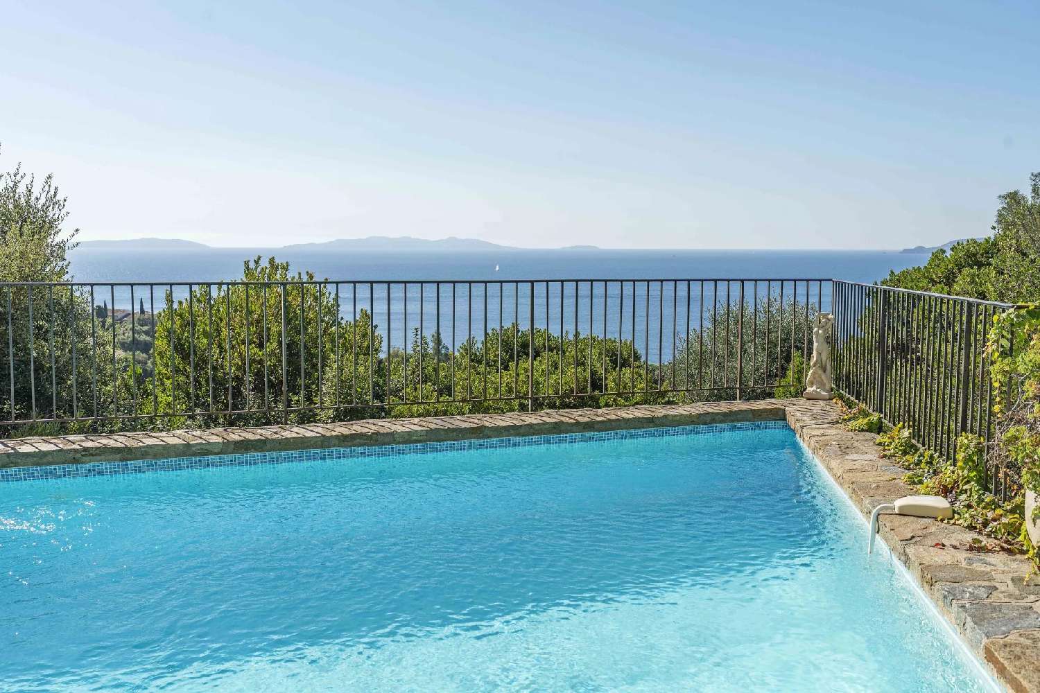 for sale villa Le Lavandou Var 4