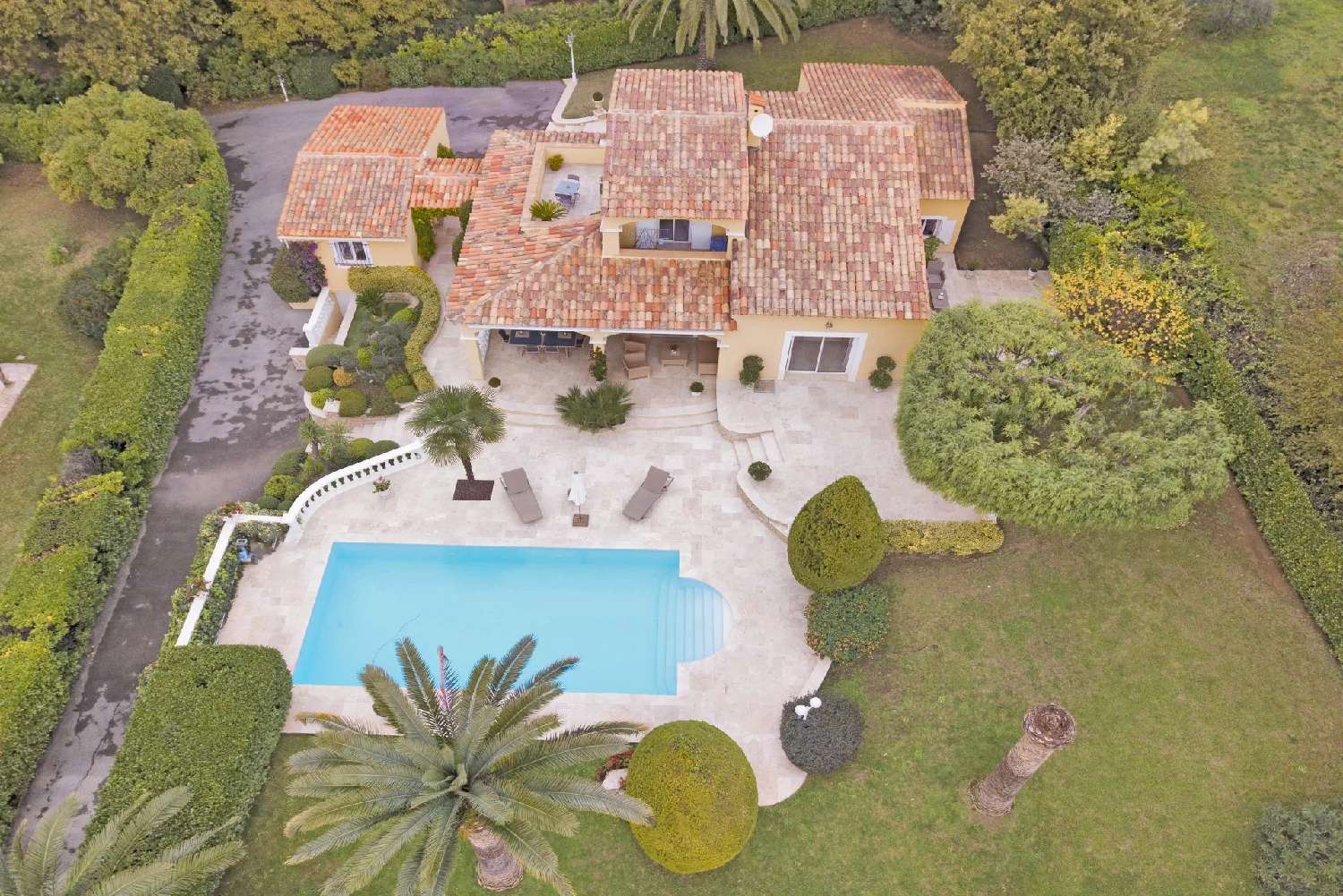  te koop villa Roquefort-les-pins Alpes-Maritimes 1