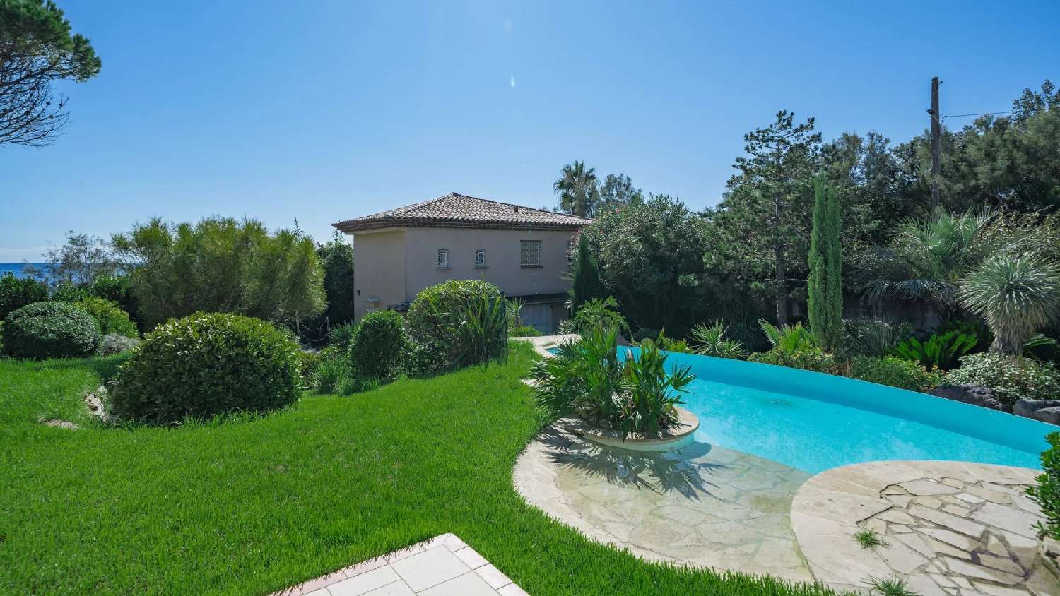 for sale villa Saint-Aygulf Var 7
