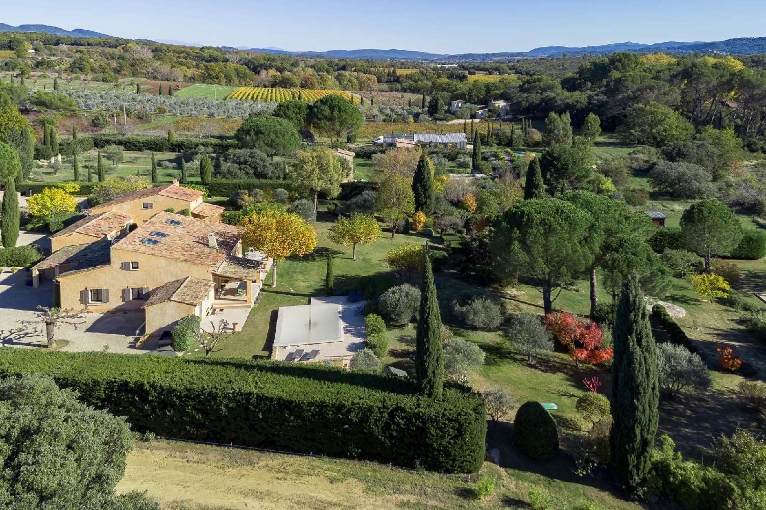  for sale villa Vaugines Vaucluse 1