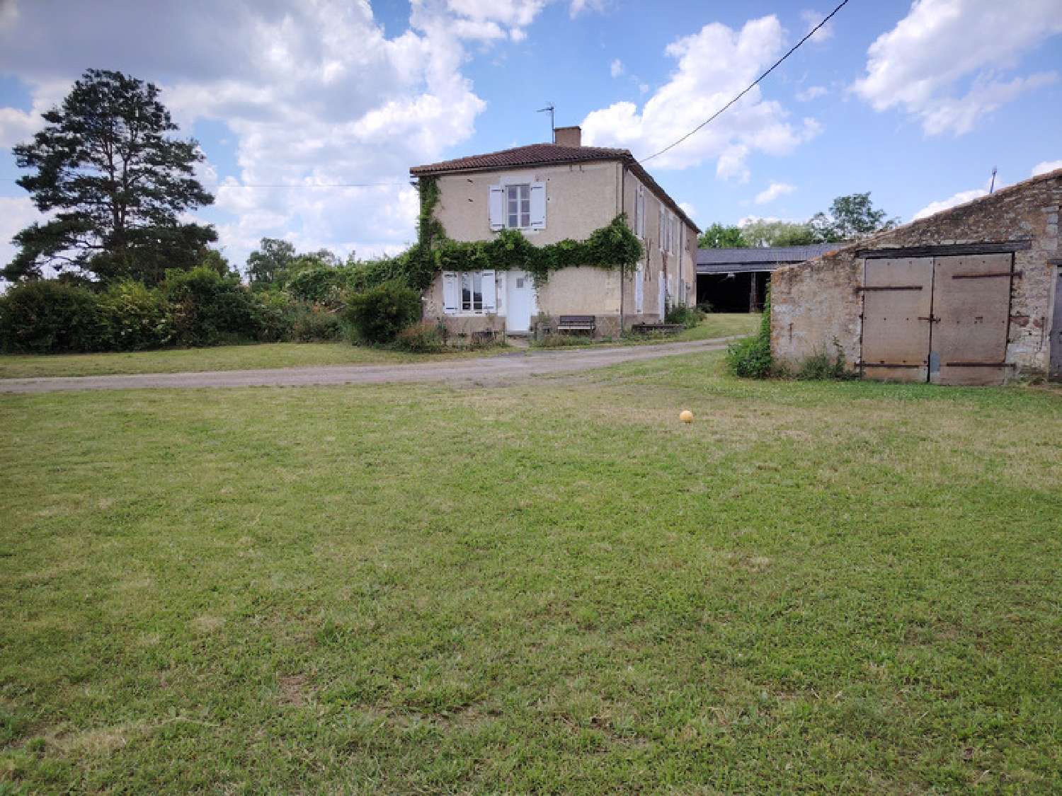 à vendre maison de village Borcq-sur-Airvault Deux-Sèvres 2