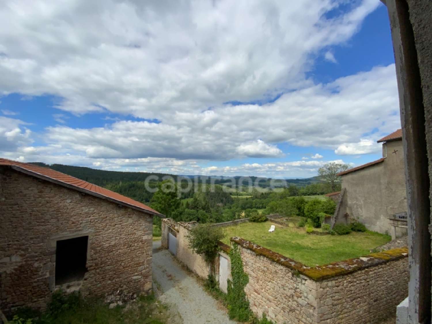  à vendre maison de village Cervières Loire 2