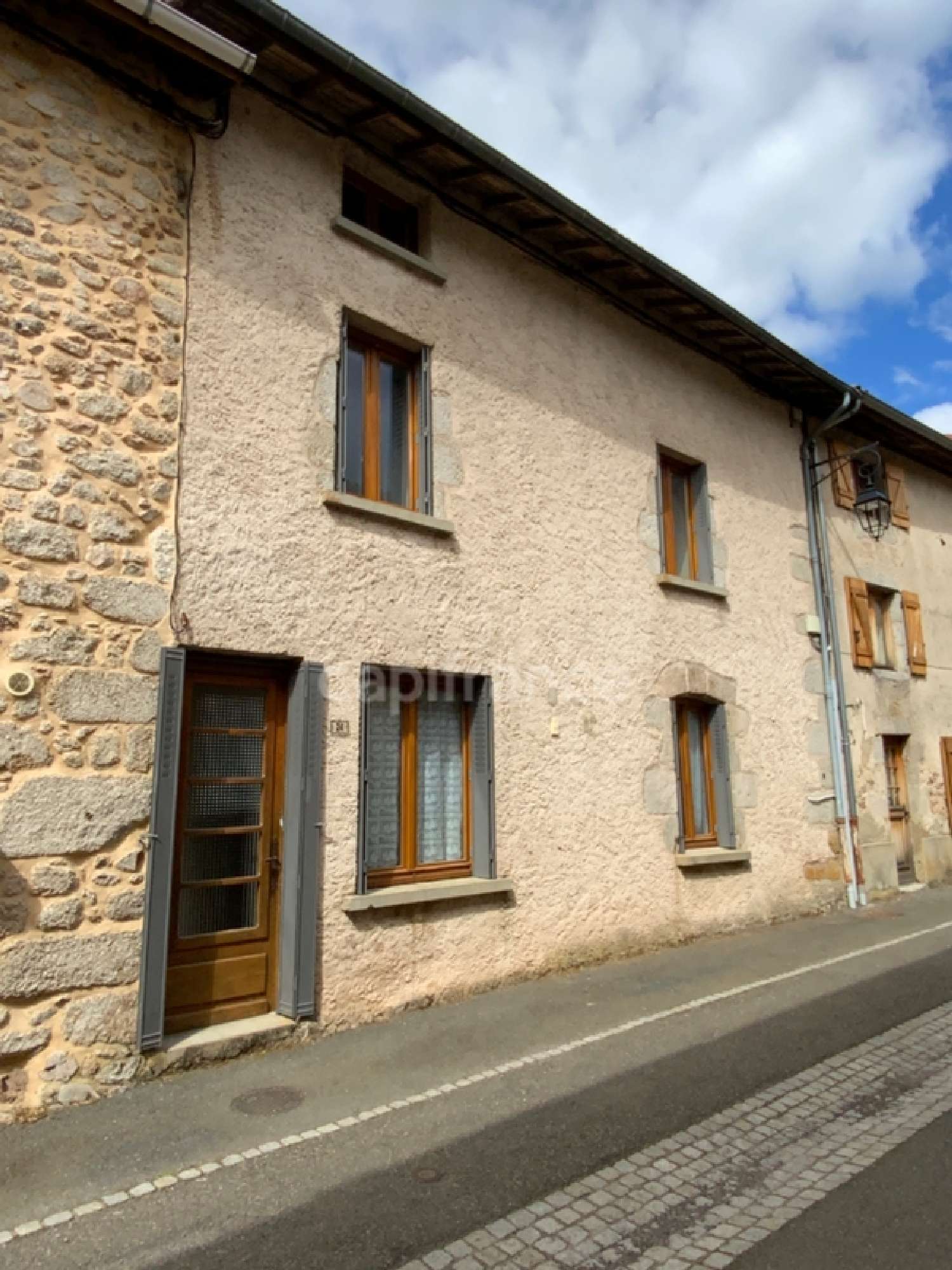  à vendre maison de village Cervières Loire 3