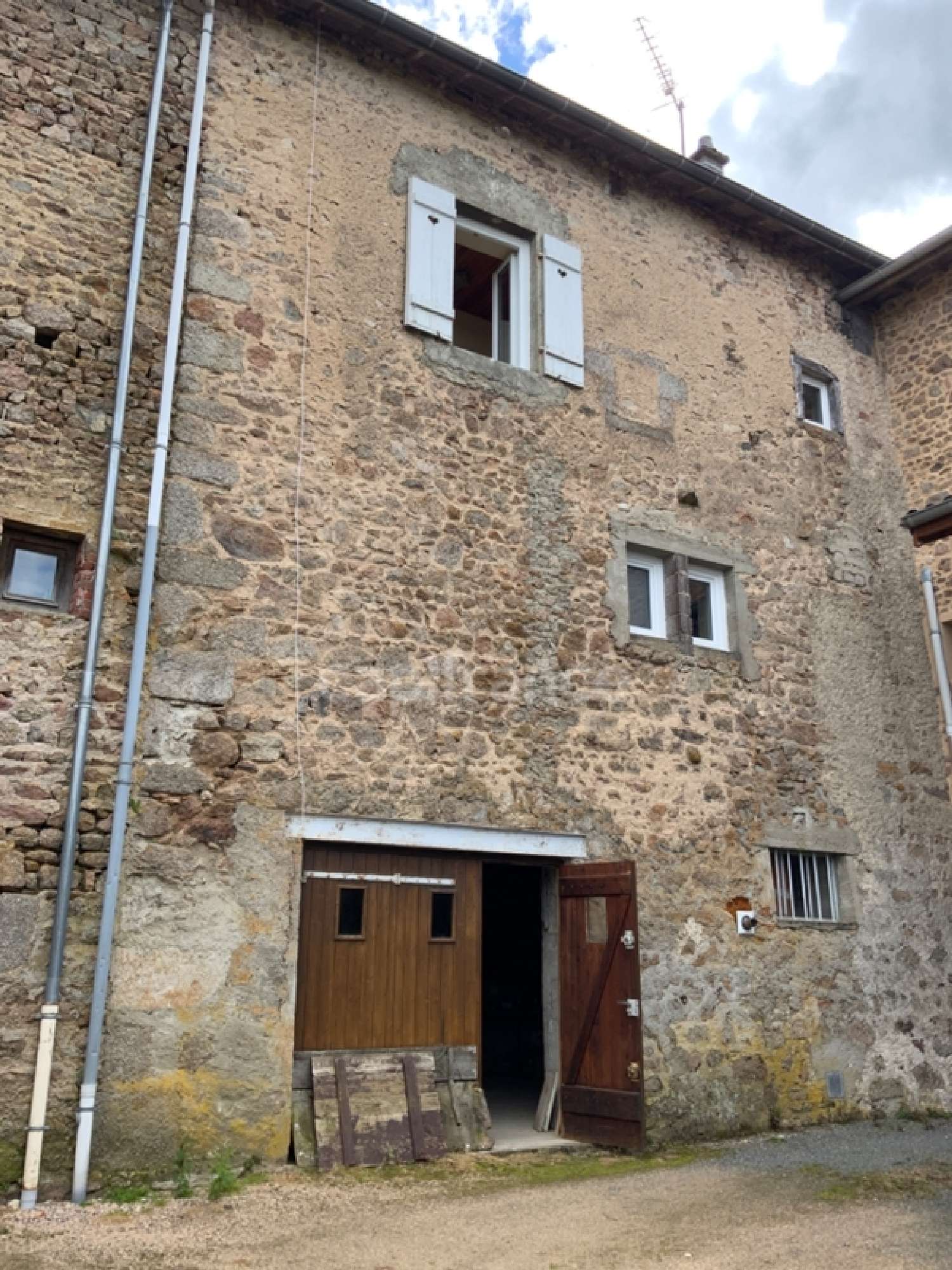  à vendre maison de village Cervières Loire 5